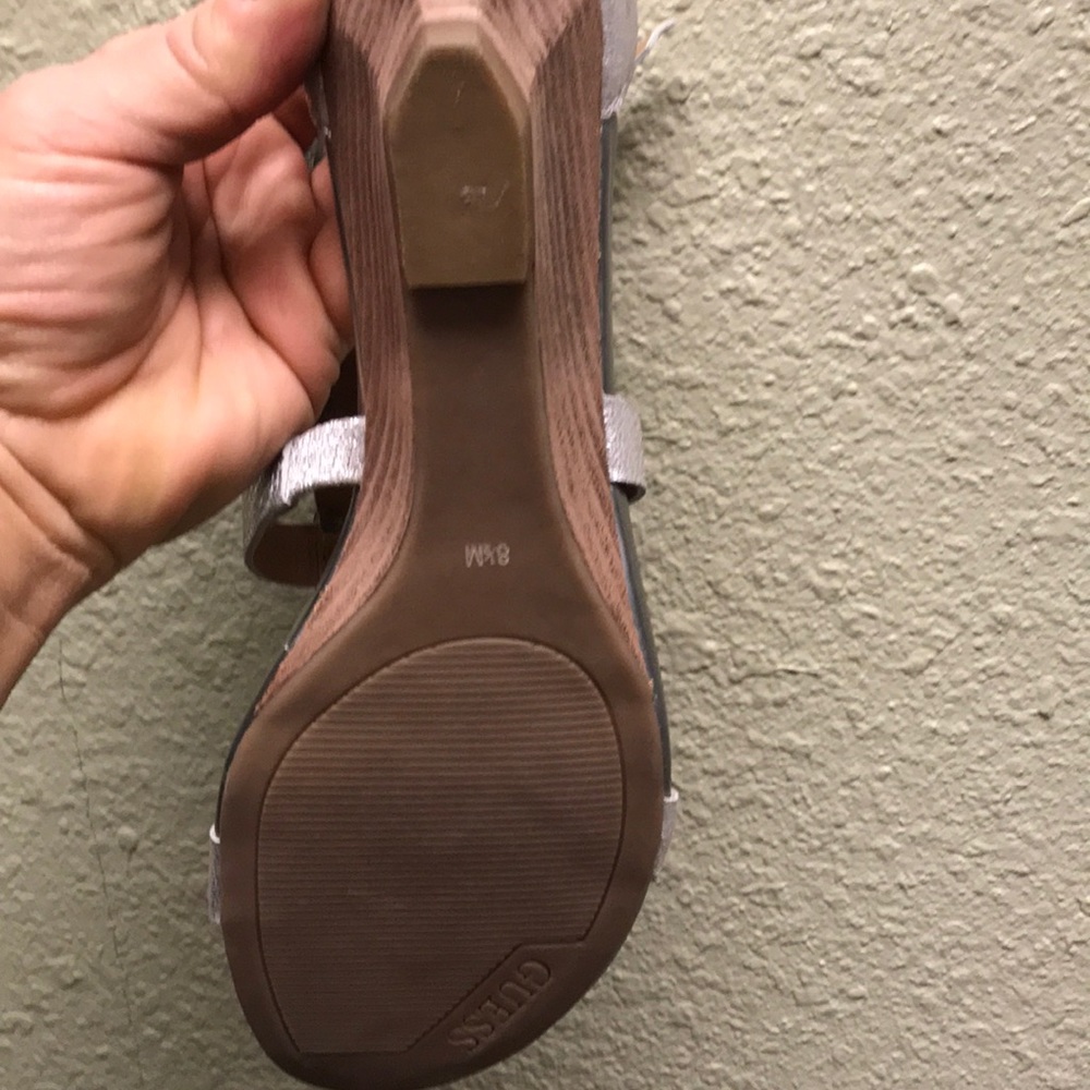 Sandals - Picture 3 of 4